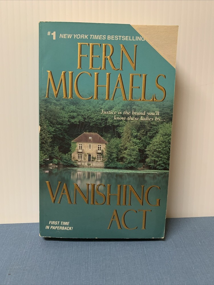 The Sisterhood Ser.: Vanishing Act by Fern Michaels (2010, Trade Paperback)