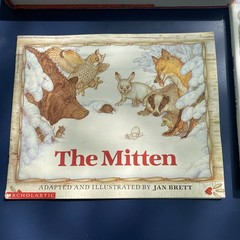 Jan Brett 6 Book Lot of Popular Children’s Stories; The Mitten, The Hat, etc