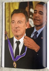 “BRUCE SPRINGSTEEN – An Illustrated Biography” – Hardcover – 184 Pages! – MINT!