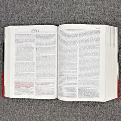The Jeremiah Study Bible by Dr. David Jeremiah NKJV 2013 HC/DJ