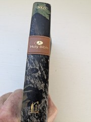 NKJV Compact Mossy Oak Camo Outdoors Bible LeatherSoft 1990