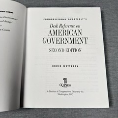 Desk Reference on American Government Second Edition Over 600 Answers Paperback