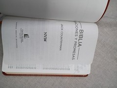 BIBLIA ORACIONES Y PROMESAS NVI SPANISH EDITION By Thomas Nelson