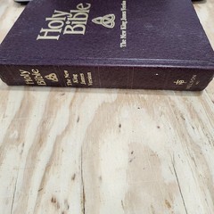 The Holy Bible The New King James Version Thomas Nelson Publishers 1982