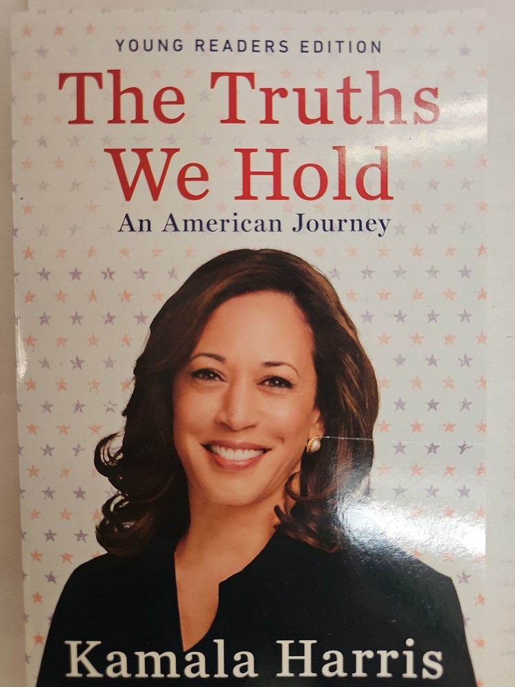 Truths We Hold : An American Journey (Young Readers Edition) Kamala Harris New
