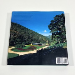 Oscar Niemeyer Houses By Alan Hess and Alan Weintraub Hardcover