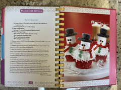 CUPCAKES Favorite Brand Name 3 Books in One Spiral Bound Cookbook 288 pages NEW