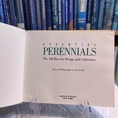 Essential Gardening Ser.: Essential Perennials by Derek Fell (1989, Hardcover)