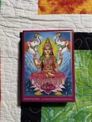 Lakshmi Blessings Oracle: 36 Gilded-Edge Full-Color Cards and 128-Page Book