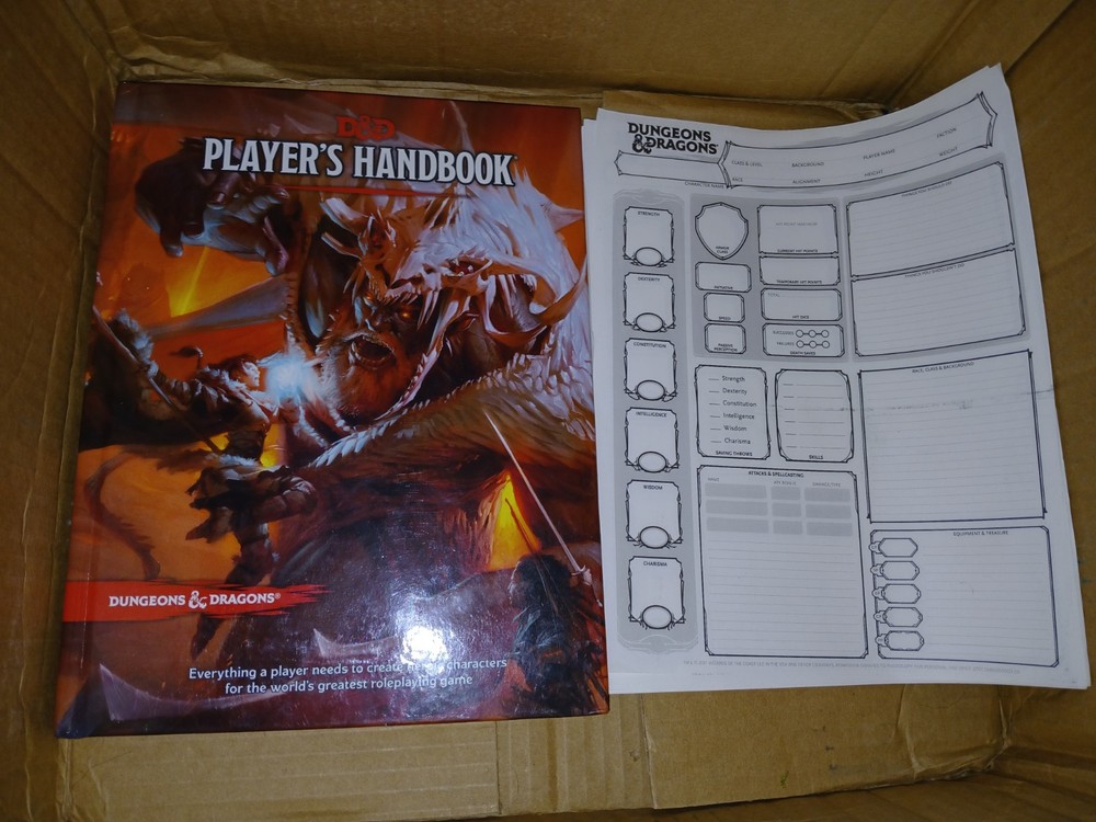 D&D 2014 Player’s Handbook (Dungeons & Dragons Core Rulebook) + Game Sheeets!