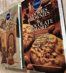 Pillsbury Holiday Cookies Brownies Chocolate Cookbooks Box Sets (2)
