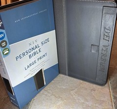 MAGNETIC CLOSURE NIV LARGE PRINT 11.5pt ENGRAVED Personal Size Bible Leathersoft