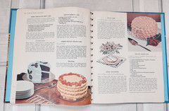 Betty Crocker Hostess cookbook 1970 illustrated & photos 168 pages variety menus