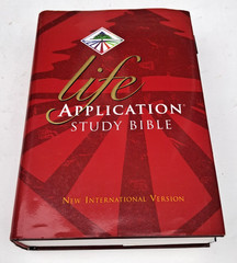 Life Application Study Bible NIV 1997 Tyndale With Dust Jacket & Index Tabs