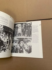 Vtg. ANNE FRANK IN THE WORLD by DE WERELD VAN 1929-1945 PB 1985 Illustrated Book