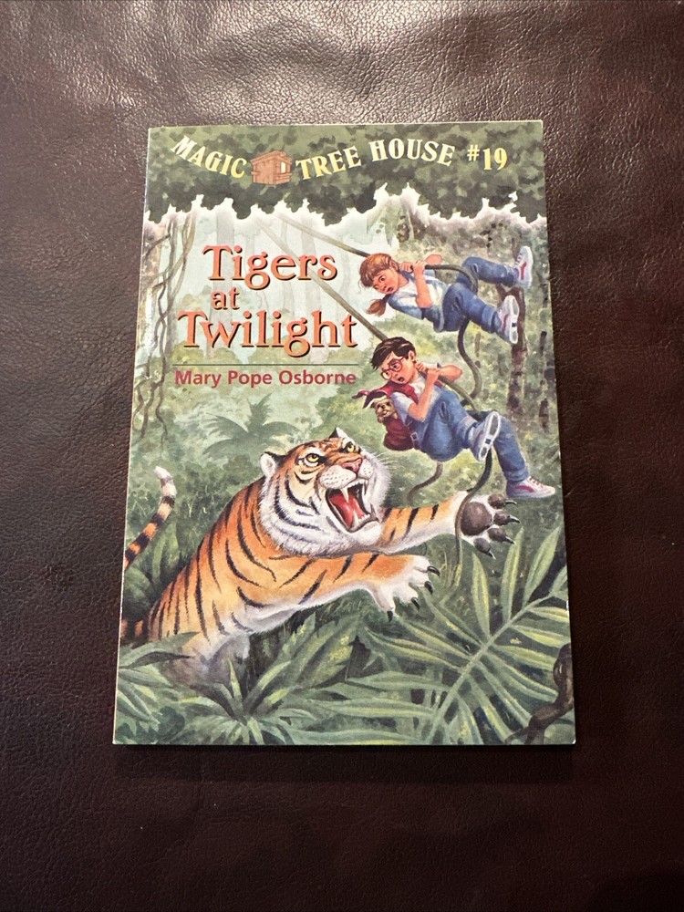 Tigres Al Anochecer by Sal Murdocca, Marcela Brovelli and Mary Pope Osborne