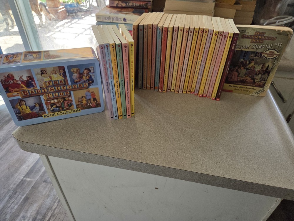 Vintage Babysitters Club . 20 Books. + #1-6 In Tin +1 Mystery & 1 Super Special