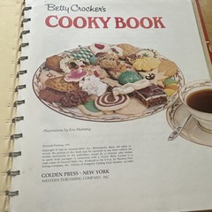 Vtg BETTY CROCKER’S COOKY BOOK~1971~11th Printing~156 PAGES~SPIRAL Excellent Co
