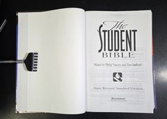 ZONDERVAN STUDENT BIBLE – New Revised Standard Version (As New)