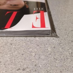 Jang Ki-young ELLE Nov 2025 Magazine Japan Edition 29x22cm Used