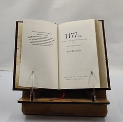 1177 B.C.: The Year Civilization Collapsed: Revised and [PREMIUM LEATHER BOUND]