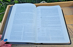 VG! Boxed Classic 1996c. NLT Life Application Study Bible Black Bonded Leather