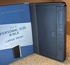 MAGNETIC CLOSURE NIV LARGE PRINT 11.5pt ENGRAVED Personal Size Bible Leathersoft