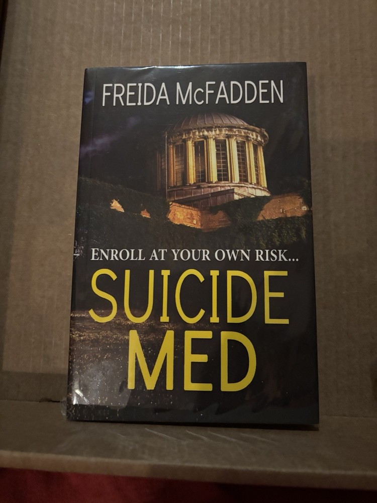 Suicide Med by Freida McFadden (2014, Trade Paperback)