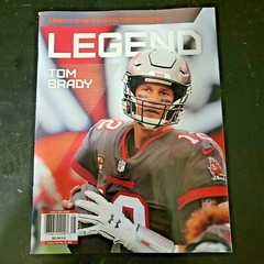 Legends -Tom Brady Issue-Lindy’s Sports Collector Edition Pro Football Spring 22