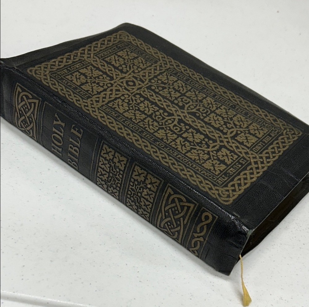 The Holy Bible 1950 Golden Book Thumb Leather Binding Leonard Mounteney KJV VTG