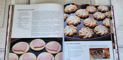 Cooking Club America Ultimate Cookies & Bars hardcover cookbook 2007 255 pages