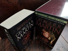 A Song of Ice and Fire 5-Book Box Set– Game of Throne + Fire & Blood, GRR Martin