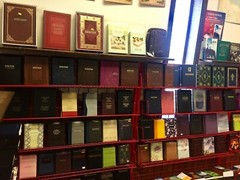 Russian book (Bible) Тьма века сего. Фрэнк Перетти