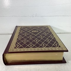 The New American Bible Catholic Parish Edition (11.5″ x 8.5″) 1994 Very Good