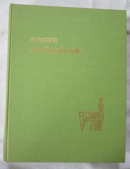 SINGER Sewing Book 2nd Ed. Vintage 1972 ~ Color Photos & Illustrations 500 Pages