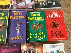 Terry Pratchett–Lot of 11 PB, 4 HC various titles, Good Omens, Jonny & the Bomb