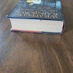 Wrapped in Rainbows : The Life of Zora Neale Hurston Hardcover – Valerie Boyd