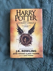 Harry Potter and the Cursed Child – Parts One & Two : The Official Script Book