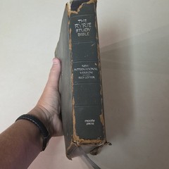 The Ryrie Study Bible NIV Red Letter by Charles C. Ryrie, 1986