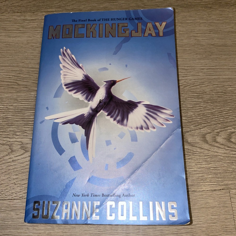 Mockingjay Hunger Games Trilogy Book 3 Suzanne Collins Paperback Novel
