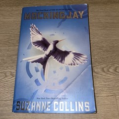 Mockingjay Hunger Games Trilogy Book 3 Suzanne Collins Paperback Novel