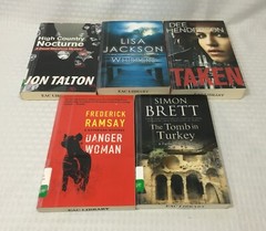 LOT OF 5 MYSTERY THRILLER NOVELS/ TRADE PAPERBACKS / MULTIPLE TITLES & AUTHORS