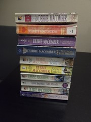 Debbie Macomber Lot 0f 10 Books And 13 Stories 3 Are 2-in-1 PB 5 Xmas Stories