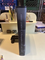 ANNIE LEIBOVITZ A PHOTOGRAPHERS LIFE 1990-2005 HC COLLECTIBLE TABLETOP BOOK 01