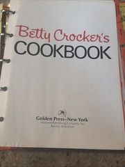 Vintage Betty Crocker’s Cookbook 1973 12th Printing Pie Cover Book Crocker