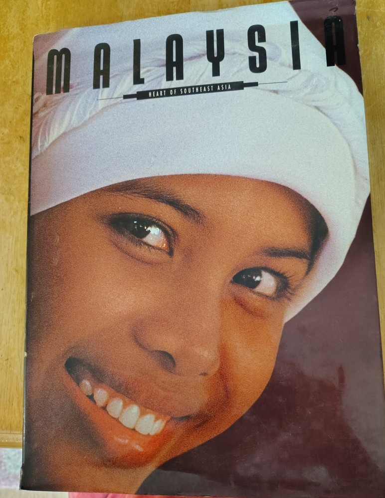 Malaysia : The Heart of Southeastern Asia by Gavin Young (1997, Hardcover)