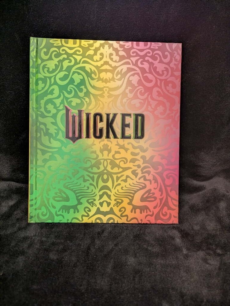 Help Kids enjoy books! Wicked: The Official Visual Companion. Brand New.