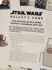 Star Wars: Galaxy’s Edge Gift Set Official Black Spire Outpost Cookbook & Apron
