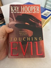 Lot of 10 – Kay Hooper – Mass paperback books – Free Shipping
