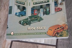 Service Station Collectibles by Rick Pease 1996 Trade Paperback VG FREE SHIPPING